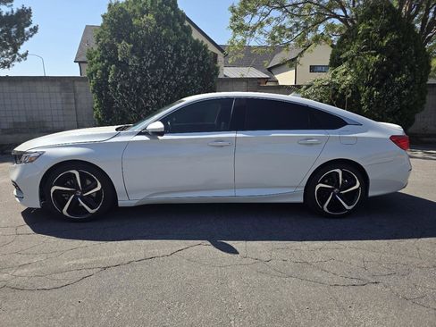 Used 2018 Honda Accord Sport image 2