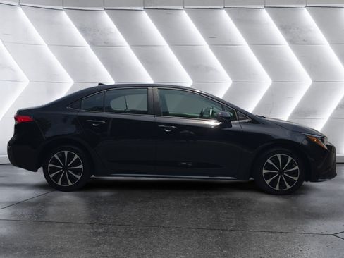 Used 2026 Toyota Corolla LE FWD image 6