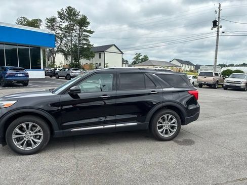 Used 2023 Ford Explorer Limited w/ Equipment Group 301A AWD/4WD image 45