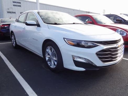 Used 2024 Chevrolet Malibu LT image 3