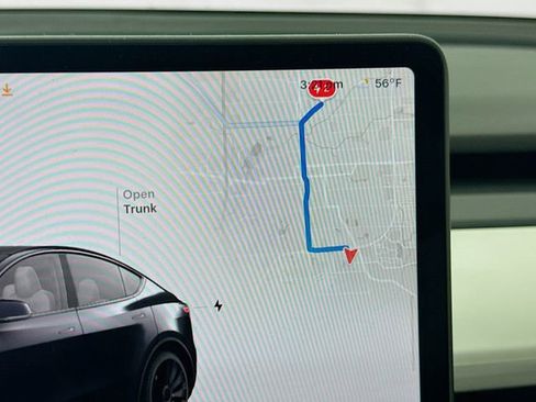 Used 2023 Tesla Model Y Performance image 11