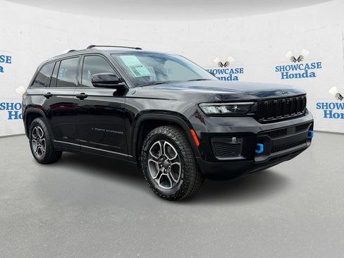 Used 2022 Jeep Grand Cherokee Trailhawk w/ Advanced Protech Group II image 9
