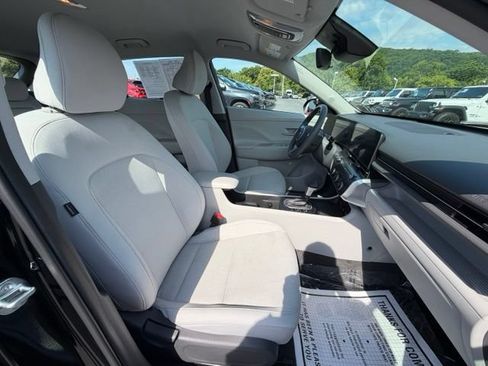 Used 2024 Hyundai Kona SE AWD/4WD image 35