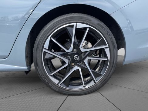 Used 2024 Nissan Sentra SR w/ SR Premium Package FWD image 25