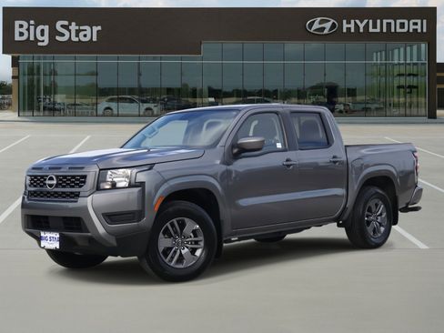 Used 2025 Nissan Frontier SV image 1