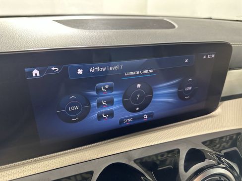 Used 2025 Mercedes-Benz CLA 250 image 23