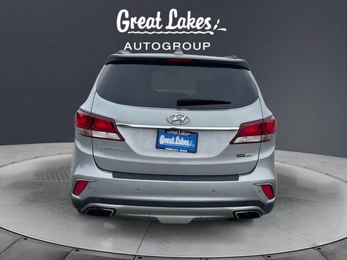 Used 2017 Hyundai Santa Fe AWD image 4