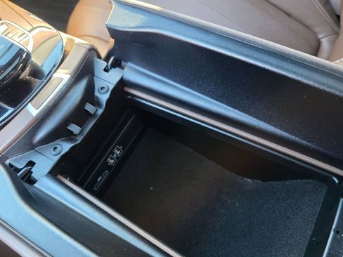 Used 2017 Mercedes-Benz E 300 RWD Sedan image 39