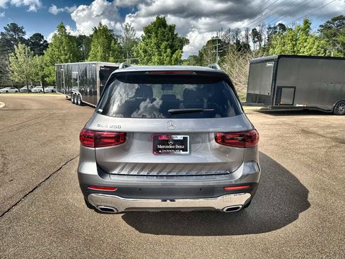 Used 2025 Mercedes-Benz GLB 250 image 7