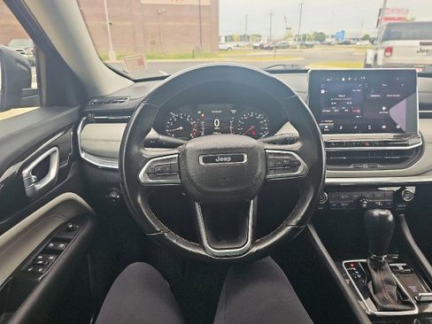 Used 2022 Jeep Compass Limited image 14