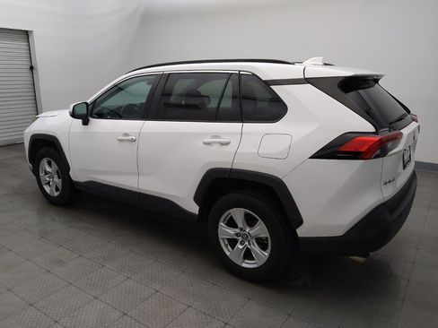 Used 2019 Toyota RAV4 XLE FWD image 3
