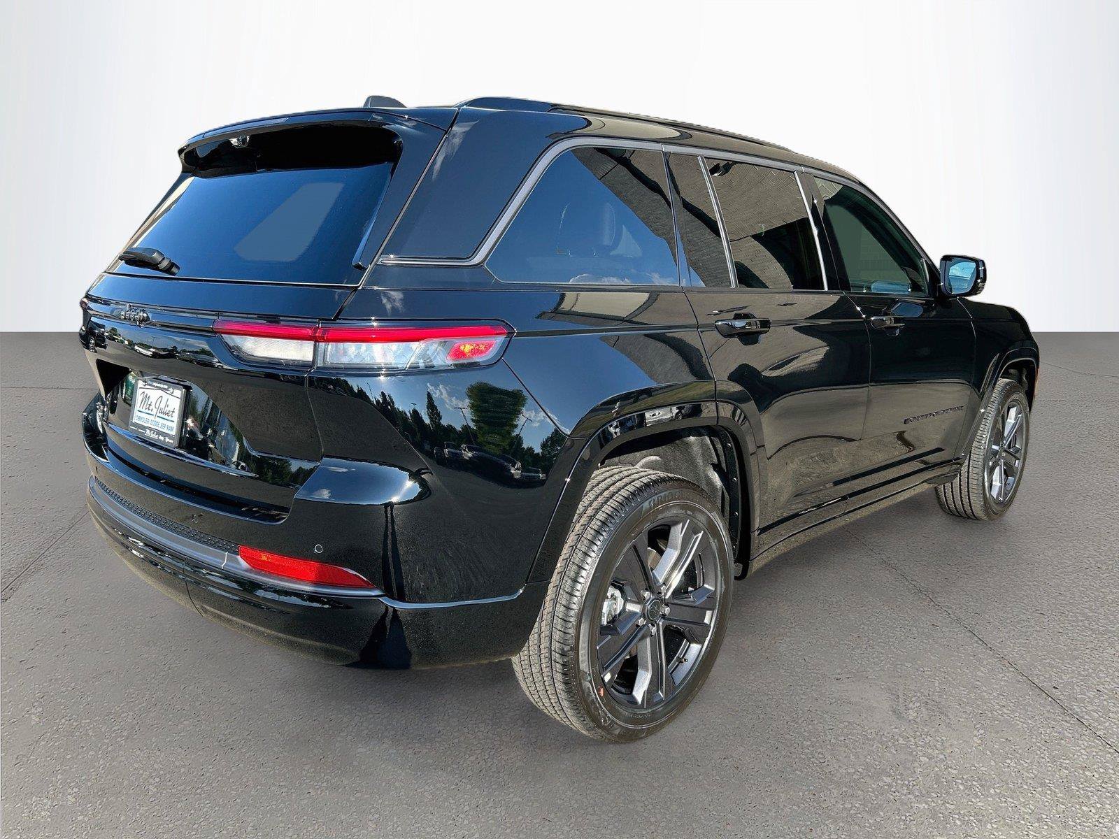 New 2027 Jeep Grand Cherokee Limited AWD/4WD image 4