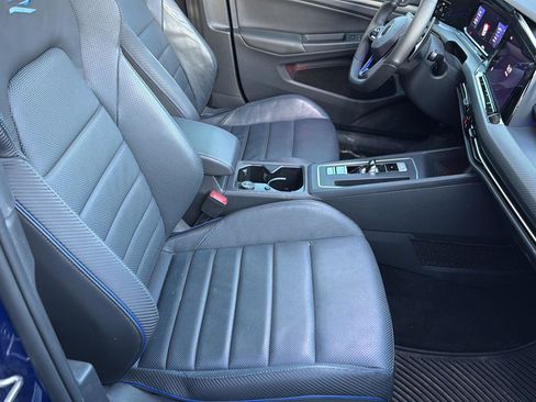 Used 2022 Volkswagen Golf R image 33