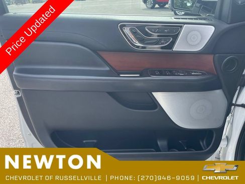 Used 2020 Lincoln Navigator Reserve w/ Equipment Group 208A Reserve AWD/4WD image 8