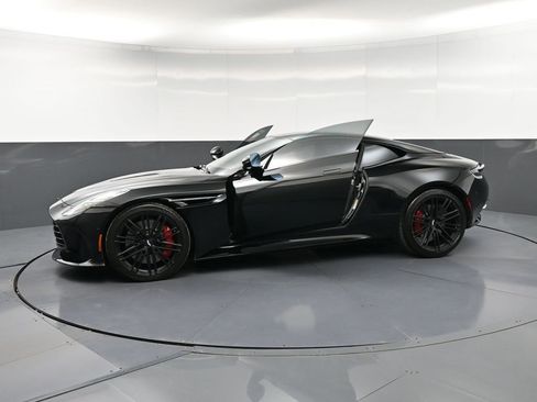 Used 2025 Aston Martin DB12 Coupe RWD image 34
