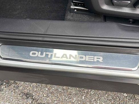 New 2026 Mitsubishi Outlander SE image 13