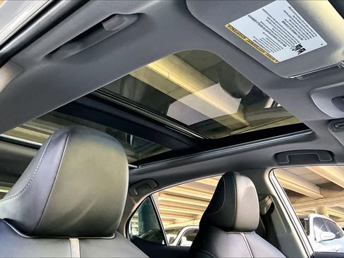 Used 2023 Toyota Camry XSE image 13