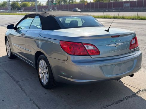 Used 2010 Chrysler Sebring Touring FWD image 6