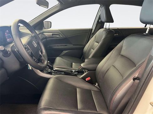 Used 2017 Honda Accord Sport Special Edition image 18