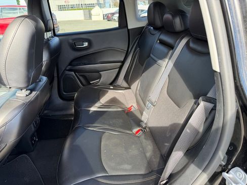 Used 2018 Jeep Compass Latitude w/ Popular Equipment Group image 5