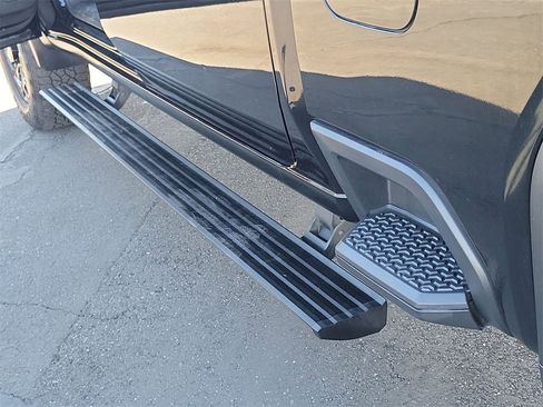 Certified 2022 GMC Sierra 2500 Denali w/ Denali Ultimate Package image 36