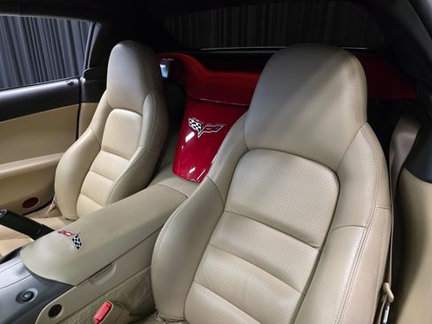 Used 2006 Chevrolet Corvette Convertible RWD image 16