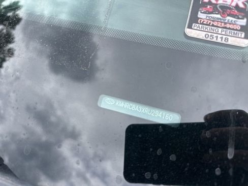 Used 2024 Hyundai Venue SEL image 14