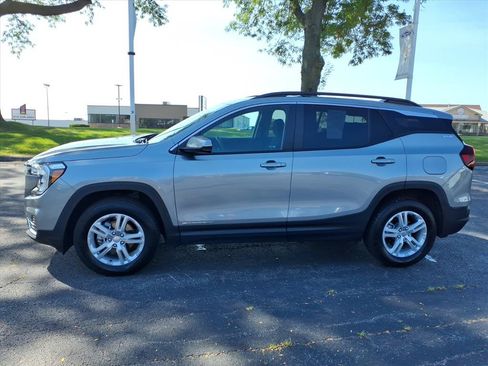 Used 2024 GMC Terrain SLE w/ Driver Convenience Package AWD/4WD image 4