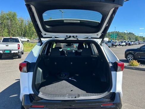 Used 2021 Toyota RAV4 SE w/ Weather & Moonroof Package AWD/4WD image 15