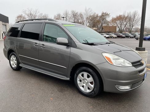 Used 2004 Toyota Sienna XLE image 10