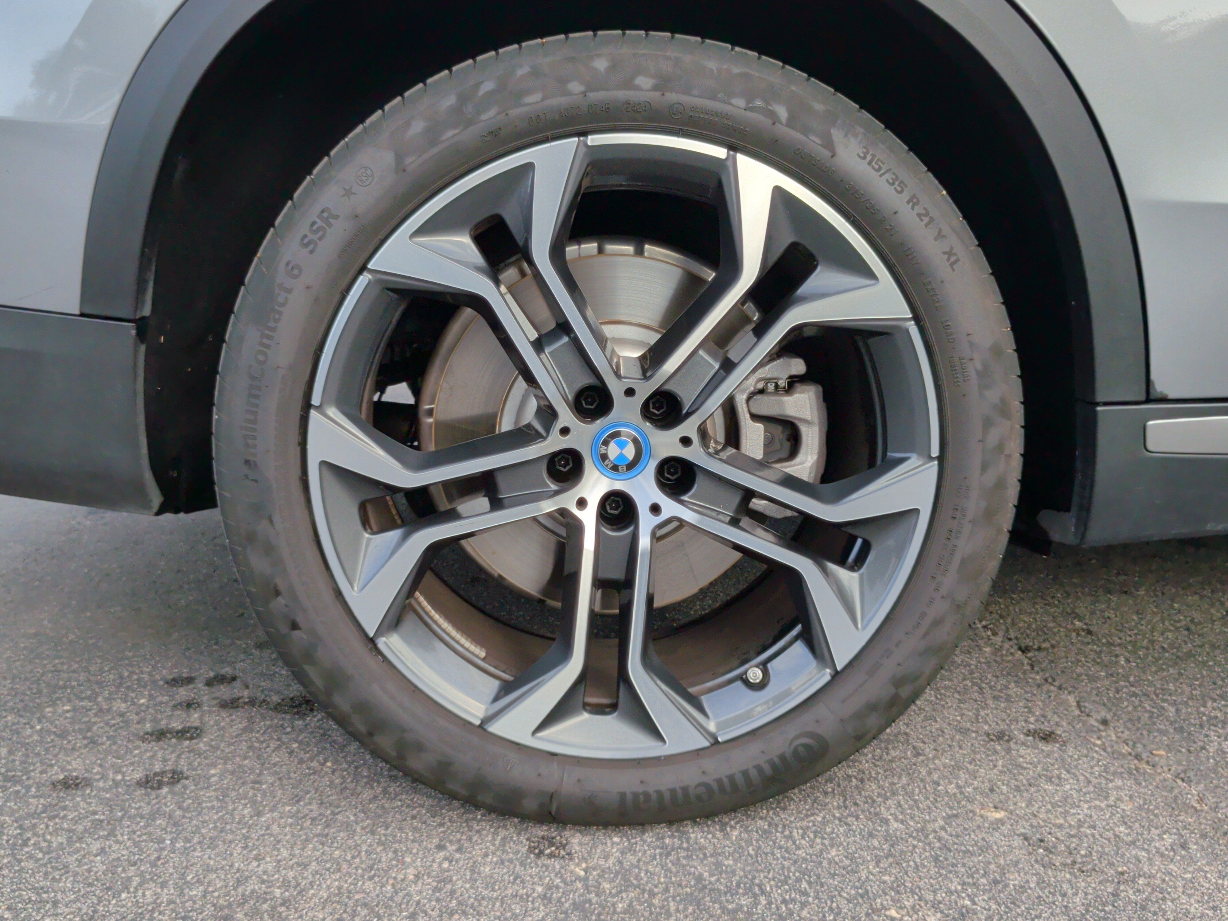 Used 2025 BMW X5 xDrive50e AWD/4WD image 14