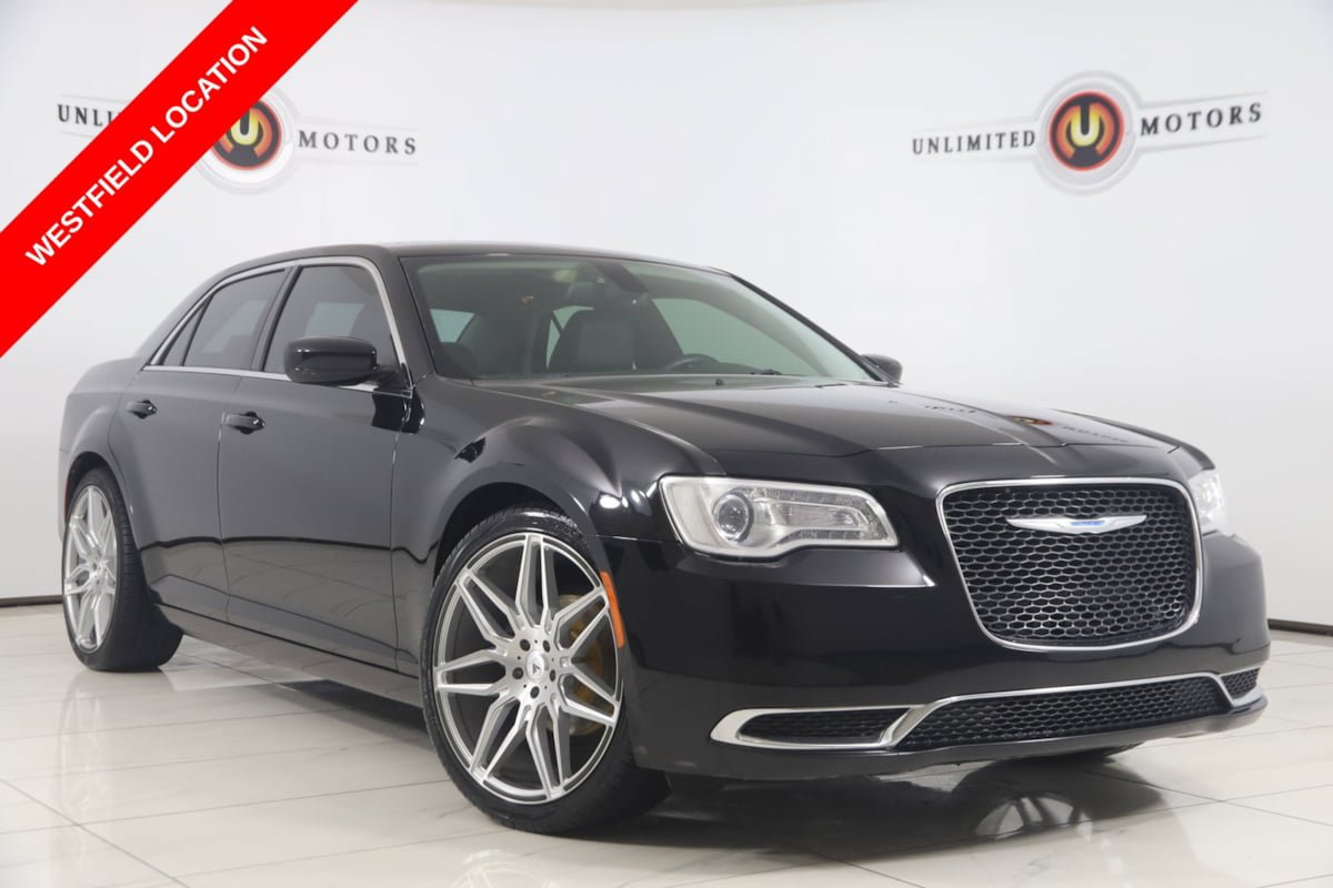 Used 2015 Chrysler 300 Limited RWD image 1