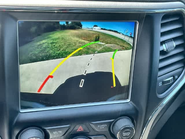 Used 2018 Jeep Grand Cherokee Altitude RWD image 26