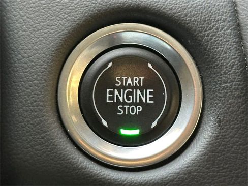 Used 2024 Chevrolet Suburban Premier image 32