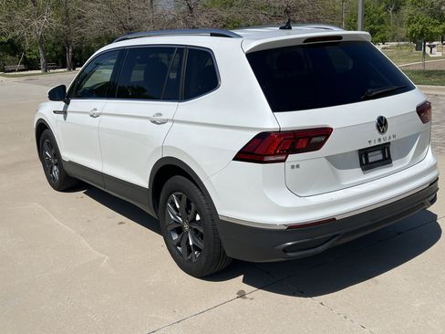 Certified 2023 Volkswagen Tiguan SE w/ Panoramic Sunroof Package image 8