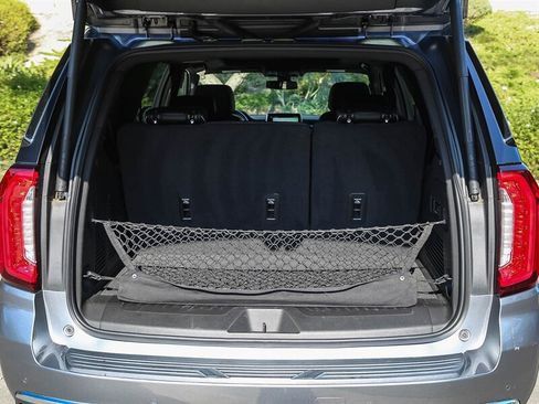 Used 2022 GMC Yukon SLT w/ SLT Premium Package image 37