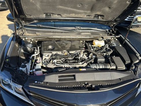 Used 2020 Toyota Camry LE image 28
