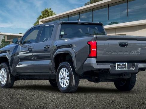 Used 2025 Toyota Tacoma SR5 AWD/4WD image 6