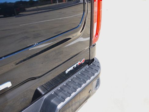 Used 2020 GMC Sierra 1500 AT4 w/ AT4 Premium Package image 23