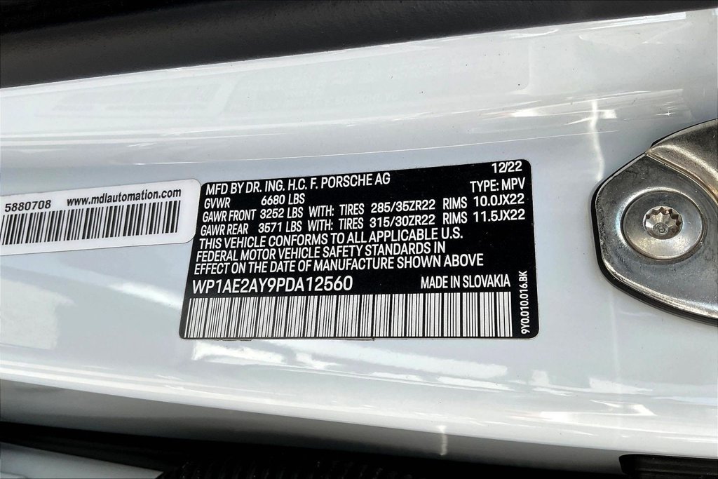 Used 2023 Porsche Cayenne w/ Premium Package AWD/4WD image 18