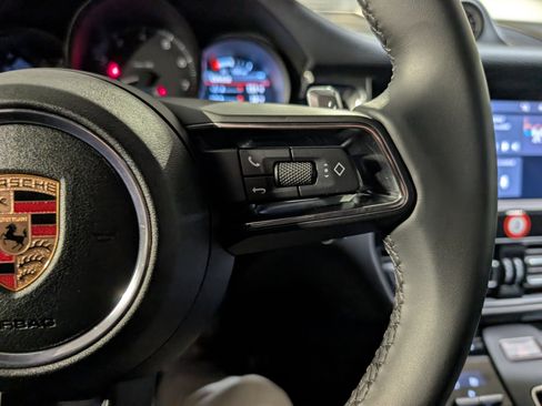 Used 2025 Porsche Macan image 30