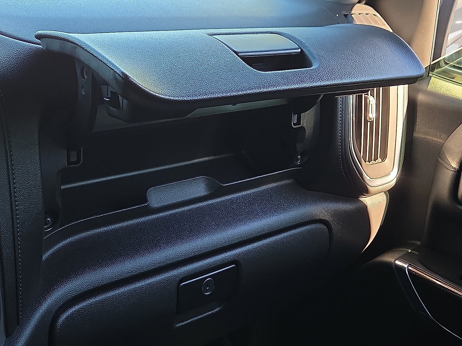 Used 2019 Chevrolet Silverado 1500 LT Trail Boss AWD/4WD image 21