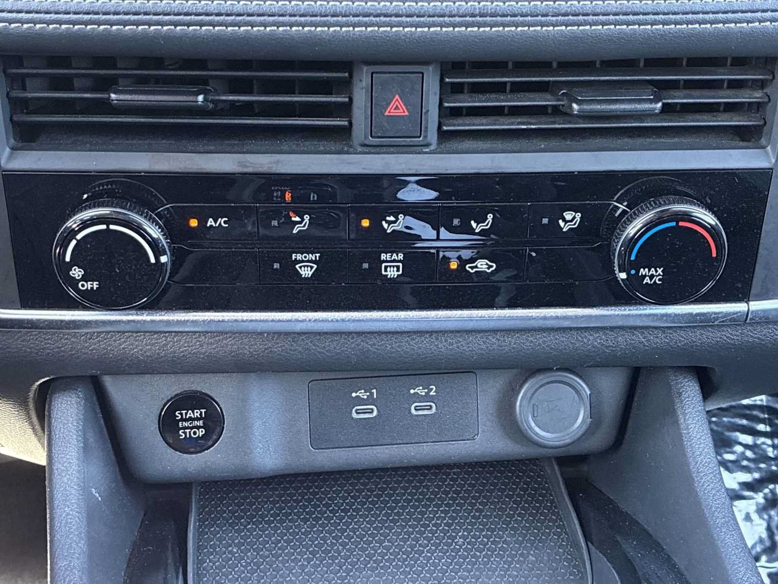 Used 2024 Nissan Rogue S AWD/4WD image 16
