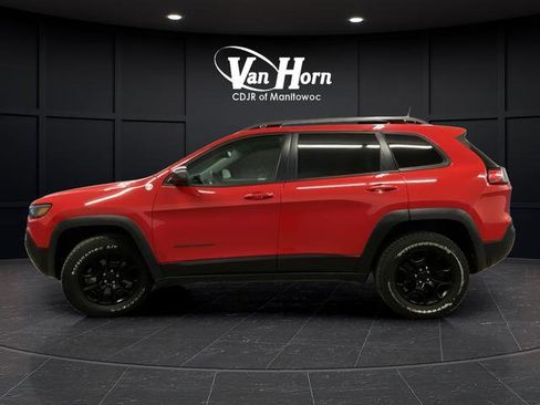 Used 2019 Jeep Cherokee Trailhawk image 4