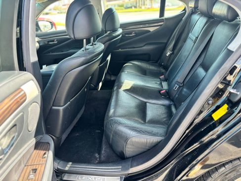 Used 2013 Lexus LS 460 LS 460 Sedan 4D w/ Comfort Pkg image 12