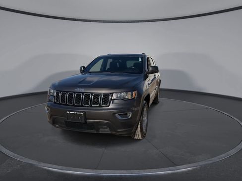 Used 2017 Jeep Grand Cherokee Laredo w/ Quick Order Package 23E image 3