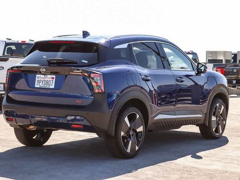 Used 2025 Nissan Kicks SR FWD image 4