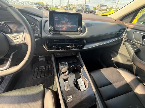 Used 2021 Nissan Rogue SV w/ Premium Package FWD image 15