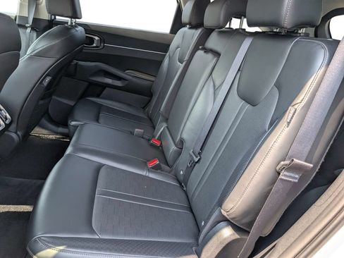 Certified 2024 Kia Sorento S FWD image 18