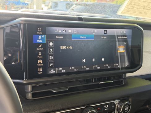 Certified 2024 Jeep Wrangler Unlimited AWD/4WD image 31